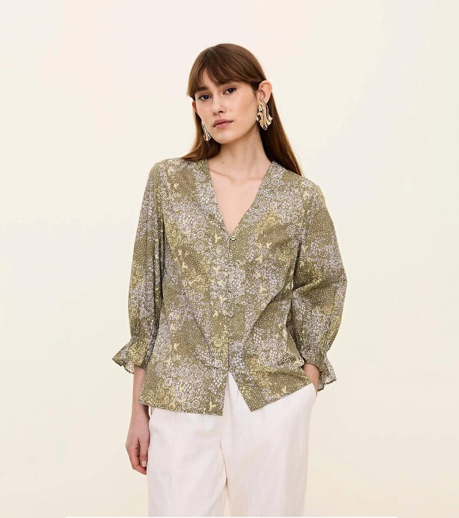 blühende bluse