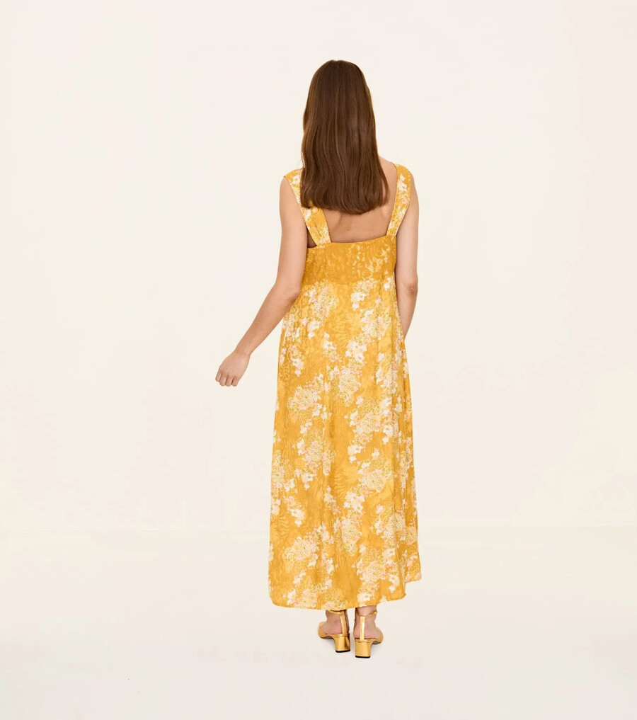 geigenriemenkleid