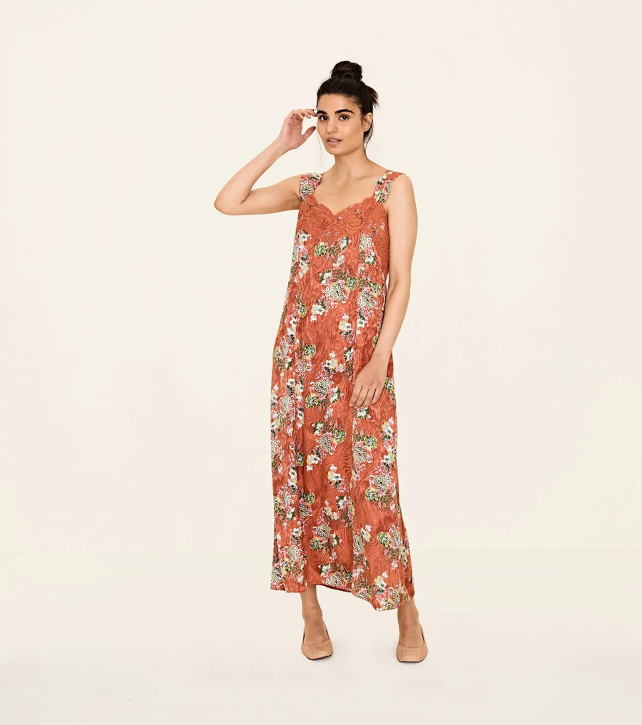 geigenriemenkleid
