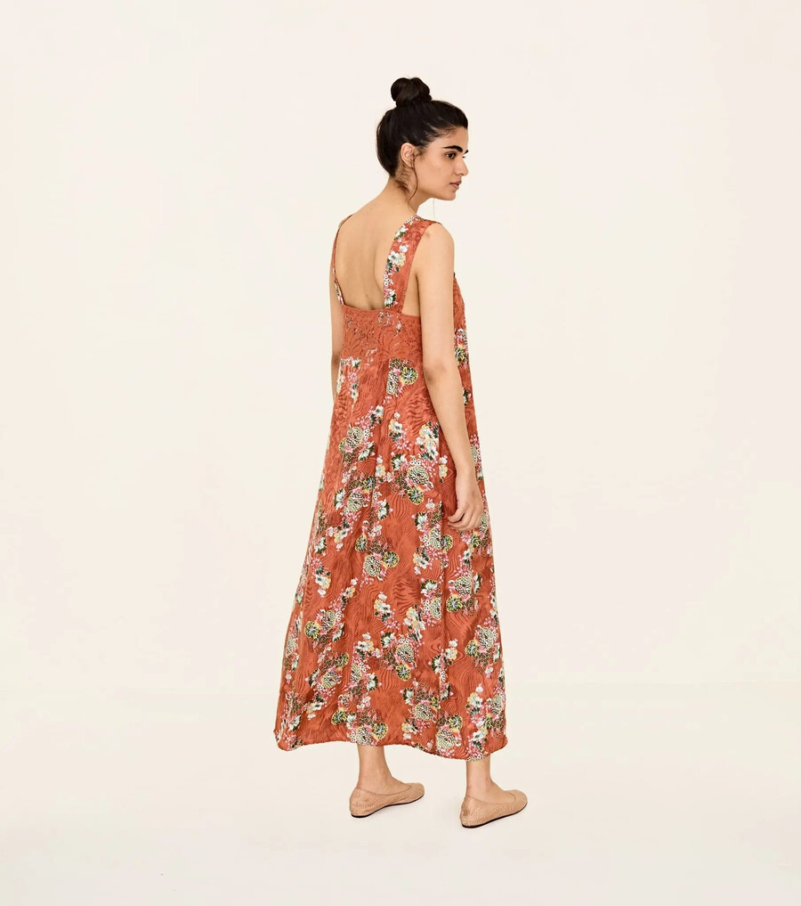 geigenriemenkleid
