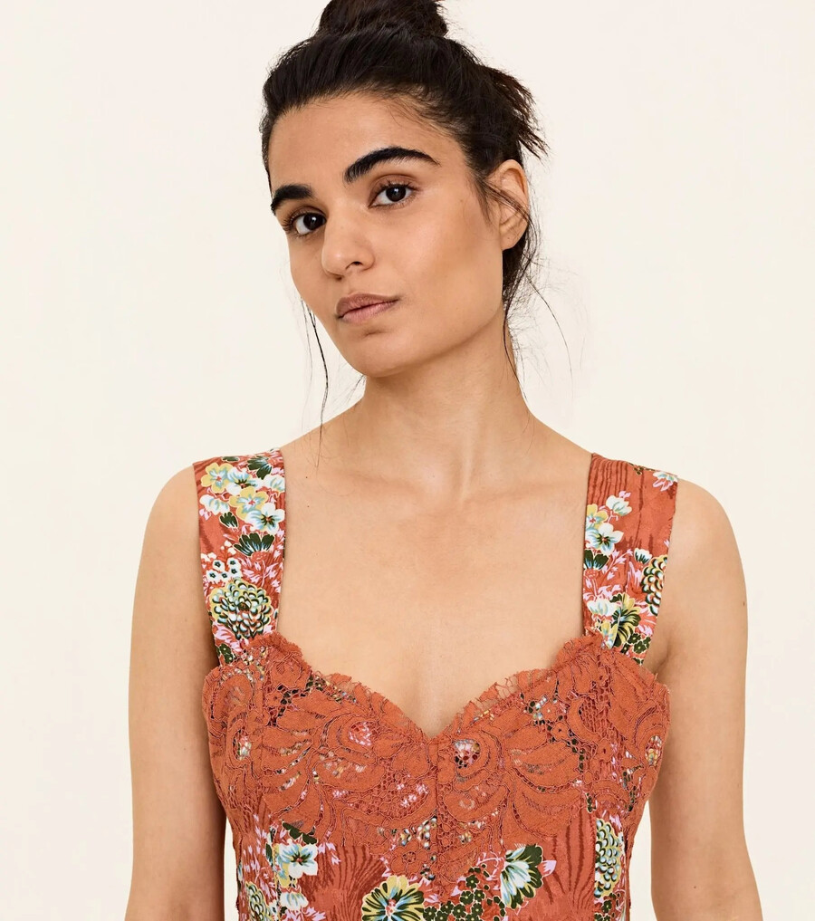 geigenriemenkleid